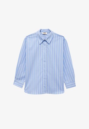 Camisa abotonada de color azul claro con rayas verticales blancas, de mangas largas y cuello clásico. Fabricada con una tela suave y con un corte relajado.