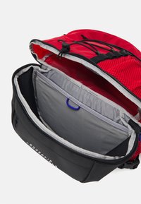 The North Face BOREALIS CONVERTIBLE PACK - Sac de randonnée - red/black