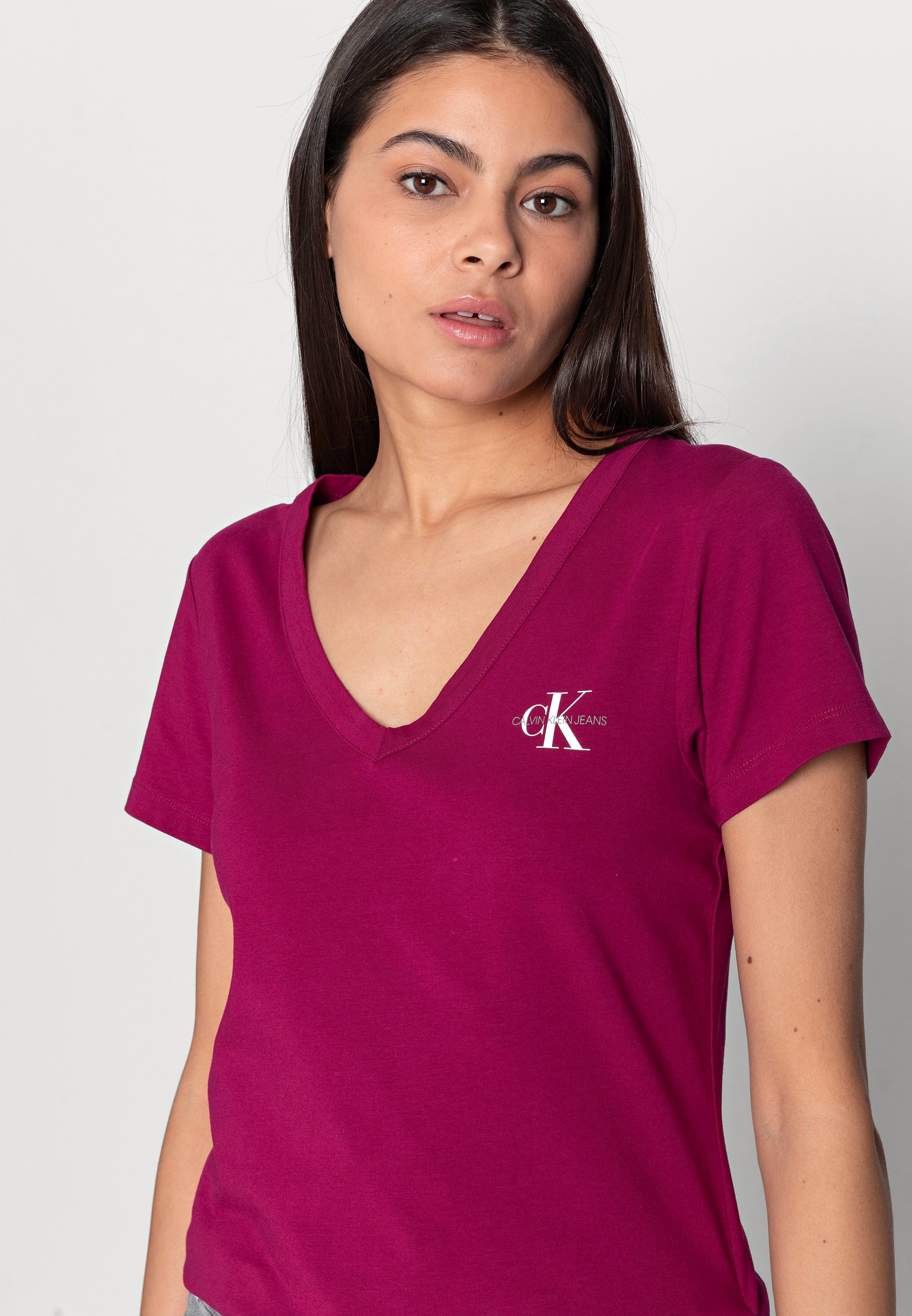 Calvin Klein Jeans MONOGRAM SLIM V-NECK 