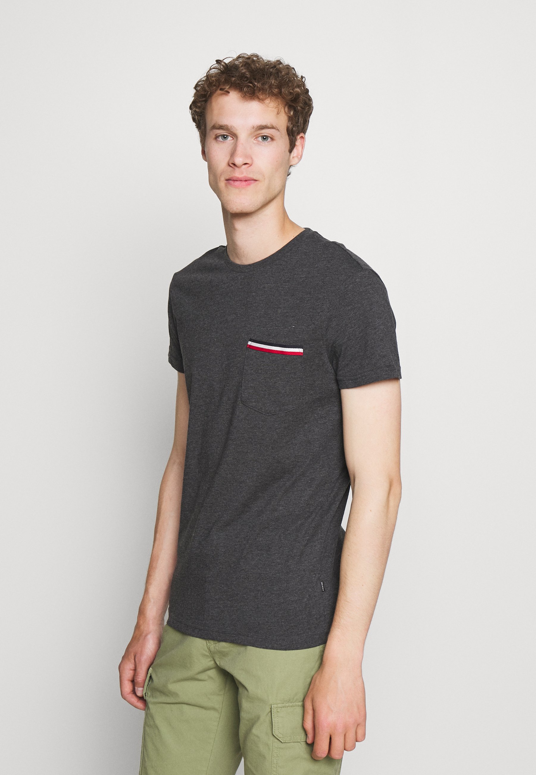 Pier One Basic T-shirt - dark grey - Zalando.co.uk