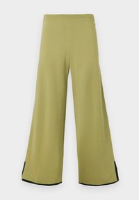 Wybrany, cedar/black