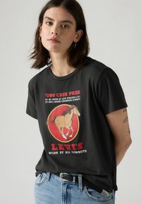 Levi's® GRAPHIC BOXY SINCE - Camiseta estampada - black