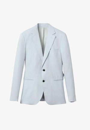 Helles blaues Blazer aus weichem Stoff, mit Reverskragen, zwei schwarzen Knöpfen, zwei Fronttaschen und einer einzelnen Brusttasche.