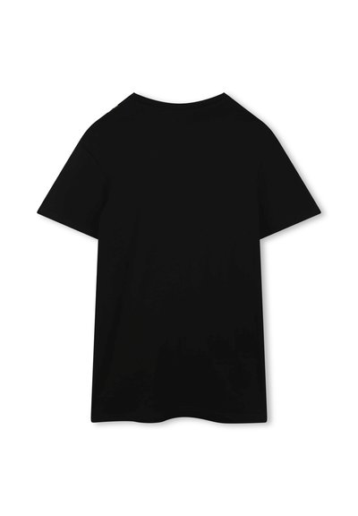 Svart T-skjorte med kort erm, laget av myk stoff, med rund hals og en enkel design. Ingen synlige mønstre eller detaljer.