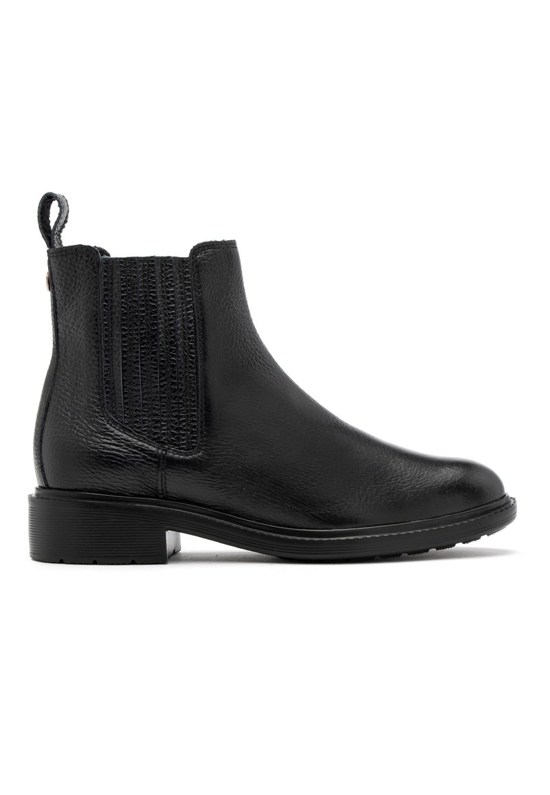 Bottes noires en cuir à la cheville avec panneaux latéraux élastiques, surface texturée, bout rond et talon bloc bas. Dotées d'une languette de tirage à l'arrière.