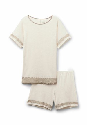 Helles beige Kurzarmoberteil und Shorts-Set mit Spitzenbesatz entlang der Ärmel und dem Saum, aus weichem Stoff für Komfort und Atmungsaktivität.