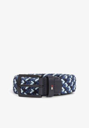 Cintura intrecciata in tessuto con fili blu navy, azzurro e bianco, fibbia rettangolare in metallo nero e passante in pelle blu navy con piccolo logo rettangolare.