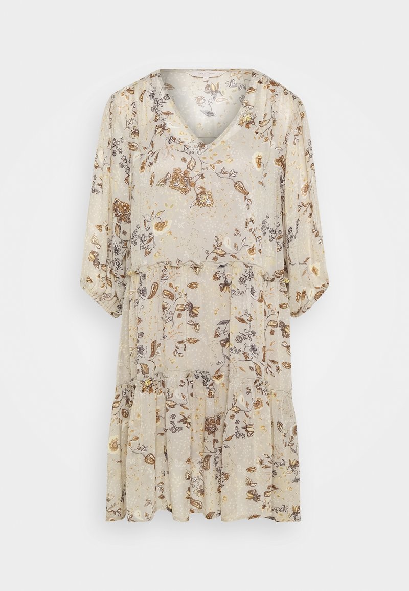 Vestido con estampado floral en crema con acentos en marrón y dorado; presenta un escote en V, mangas de tres cuartos y un diseño de falda en capas.