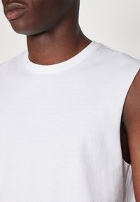 Pier One 2 PACK - Viršus - white