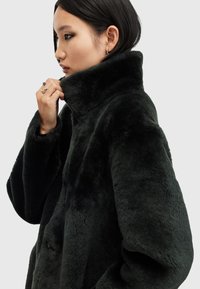 AllSaints SERRA SHEARLING  - Cappotto invernale - green
