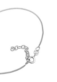 Collana in argento sterling con un design a maglie sottili e chiusura a moschettone. Include una catena di estensione per lunghezza regolabile. Punzonata "925" per autenticità.