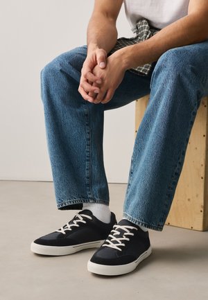Next, REGULAR FIT - CANVAS LACE-UP SKATE TRAINERS  . - Sneakers laag - black