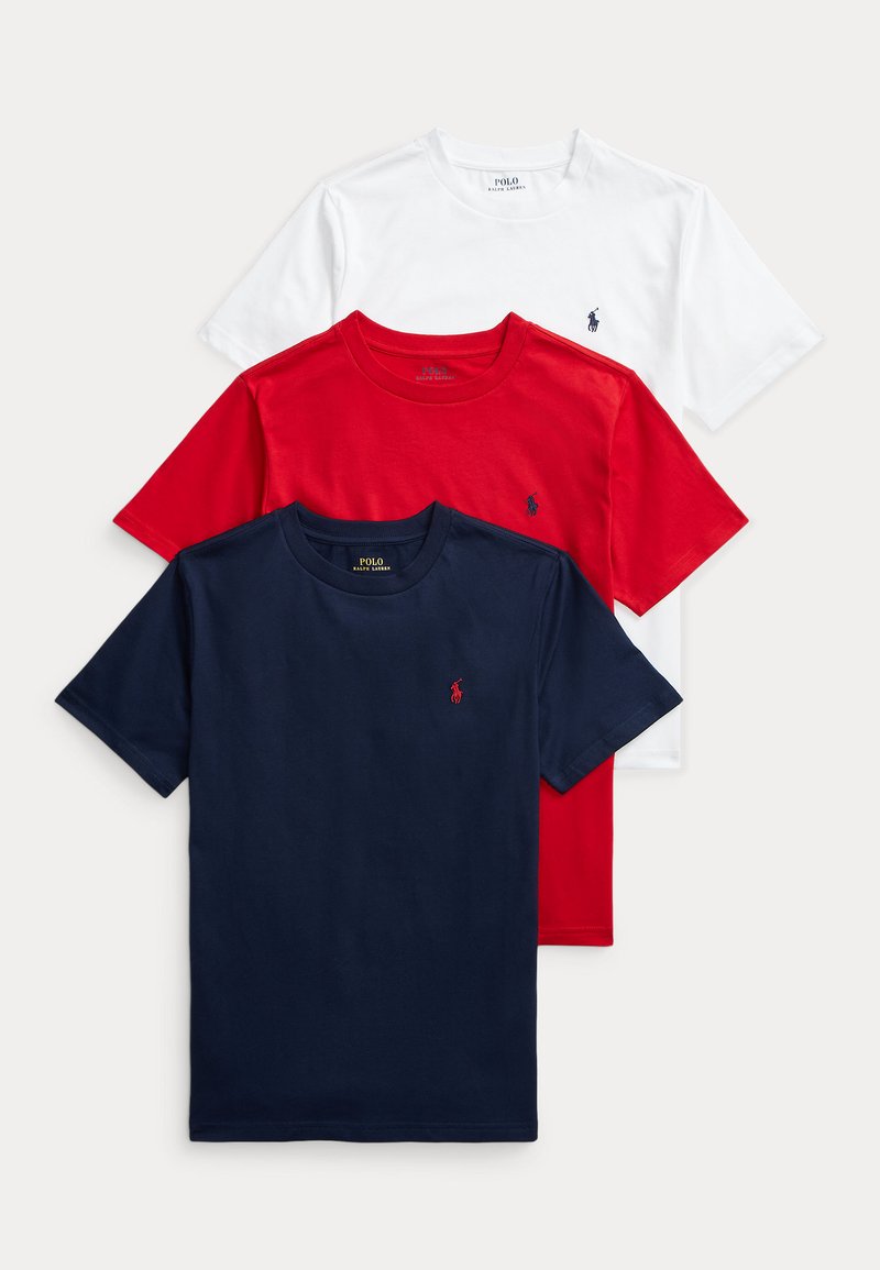 Τρία διπλωμένα T-shirts με στρογγυλή λαιμόκοψη σε navy, κόκκινο και άσπρο, κάθε ένα με μικρό κεντημένο λογότυπο Polo Ralph Lauren στο στήθος.