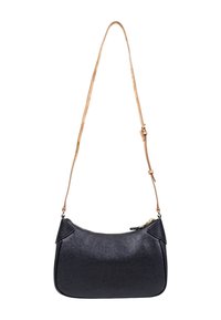 Borsa a spalla in pelle nera con zip superiore curva e tracolla regolabile in marrone chiaro su sfondo bianco.