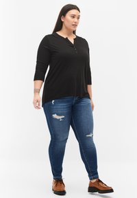 Zizzi WITH 3/4 SLEEVES - Maglietta a manica lunga - black