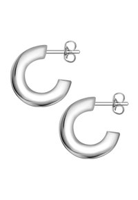 Pendientes de aro de plata con un acabado pulido y elegante. El diseño curvado incluye un pequeño pasador trasero y un cierre seguro para facilitar su uso.