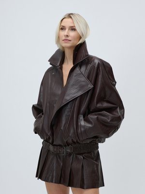 JESSA JACKET - Imiteret læderjakke - braun