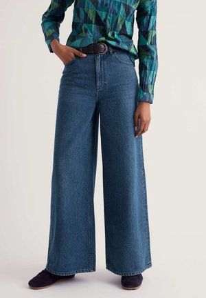 Seasalt Cornwall, SEASALT CORNWALL GODREVY JEAN - Flared Jeans - blue - mid wash