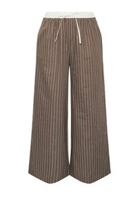 Breda byxor i brunt bomullstyg med vita vertikala ränder, med ett elastiskt midjeband och dragsko för justering.