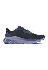 Chaussure de course bleu marine foncé avec un upper en tricot respirant, des lacets verts et une semelle violette rembourrée avec un motif en maille texturée.