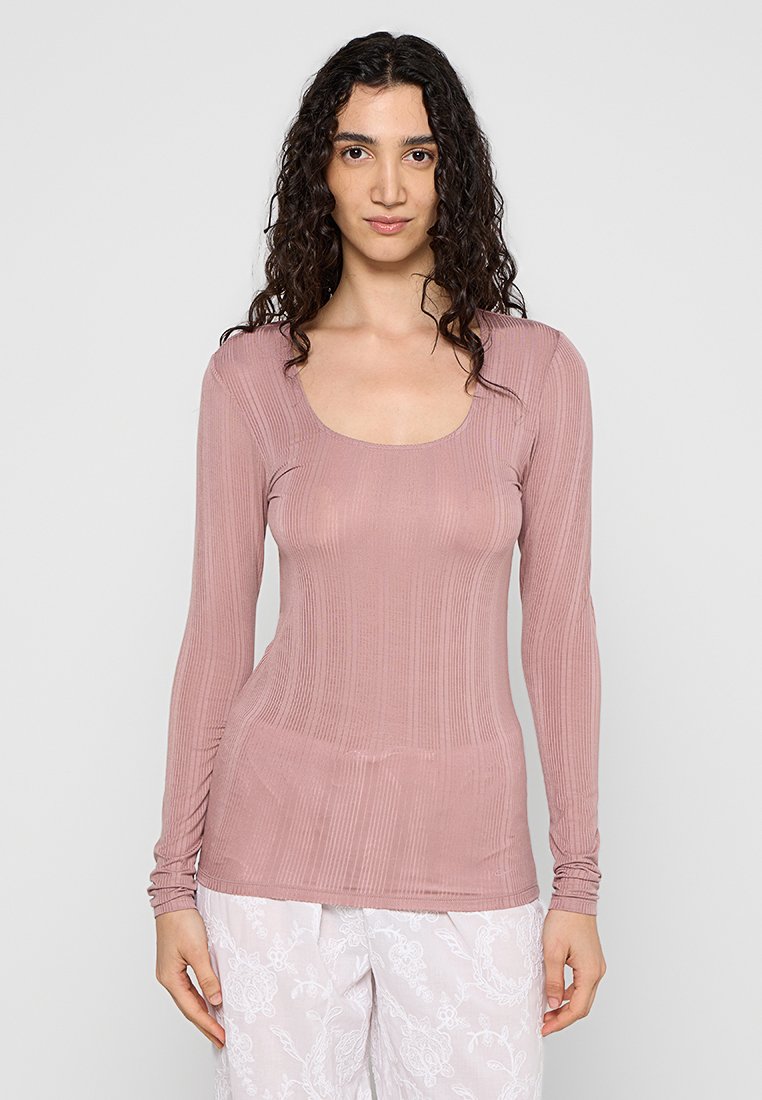 Triumph Longsleeve bruin Triumph Longsleeve bruin