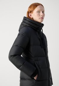 Thumbnail Image 7