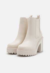 Madden Girl Kotníková obuv na vysokém podpatku - off-white