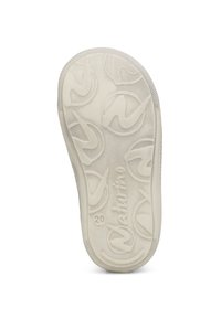 Bílá guma podešev s kruhovým vzorem a logem, texturovaným gripem a výrazným označením "20".