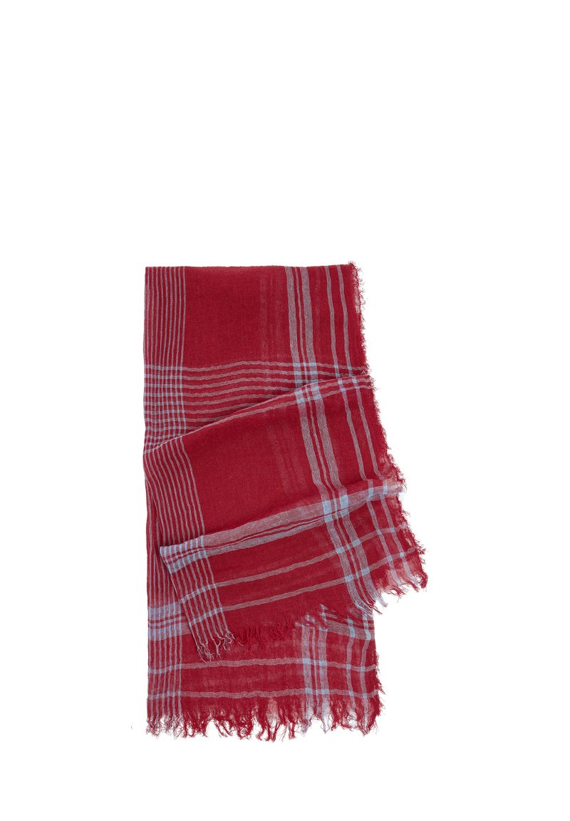 Czerwona chusta z frędzlami, z jasnoniebieskimi wzorami w kratkę i delikatną tkanką. Prostokątny kształt. Miękki materiał.