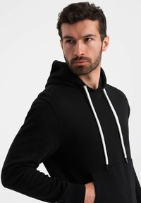 Ombre KANGAROO SET - Chándal - black
