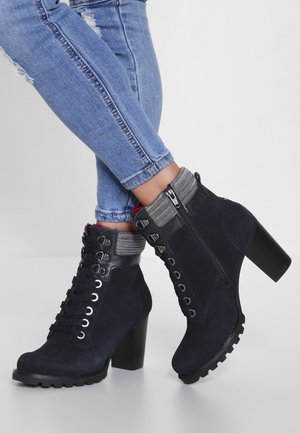 Šněrovací kotníkové boty - dark blue