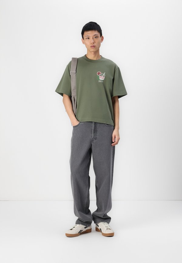 NAIVE HAND - Print T-shirt3