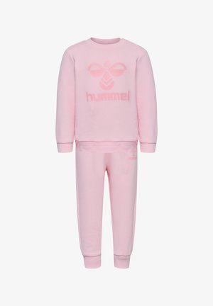 Roze katoen trainingspak met een sweatshirt met ronde hals en een tonale logo, en bijpassende broek met elastische boorden voor een comfortabele pasvorm.
