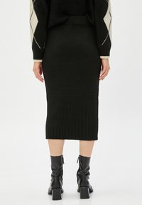 Koton TRICOT MIDI SLIM FIT - Kokerrok - black