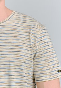 Thumbnail Image 5