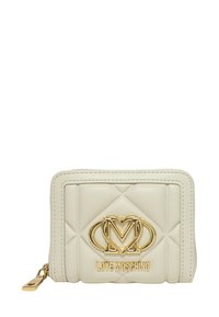 Portafoglio crema trapuntato con hardware dorato e logo Love Moschino. Presenta una chiusura zip e un tirante a forma di cuore. Finitura in pelle texturizzata.