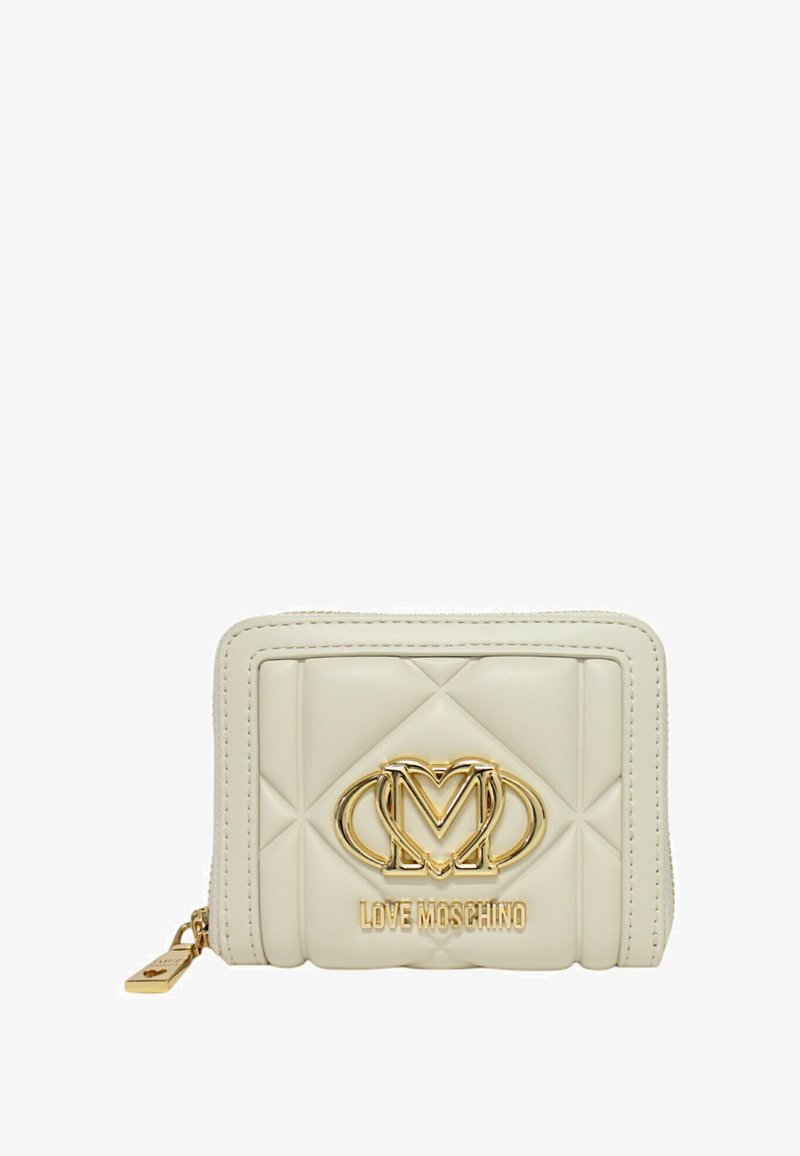 Portafoglio crema trapuntato con hardware dorato e logo Love Moschino. Presenta una chiusura zip e un tirante a forma di cuore. Finitura in pelle texturizzata.