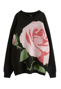 Pletený černý svetr s velkým růžovým grafickým motivem růže, zelenými listy a kulatým výstřihem. Má spadlé ramena a žebrované manžety.