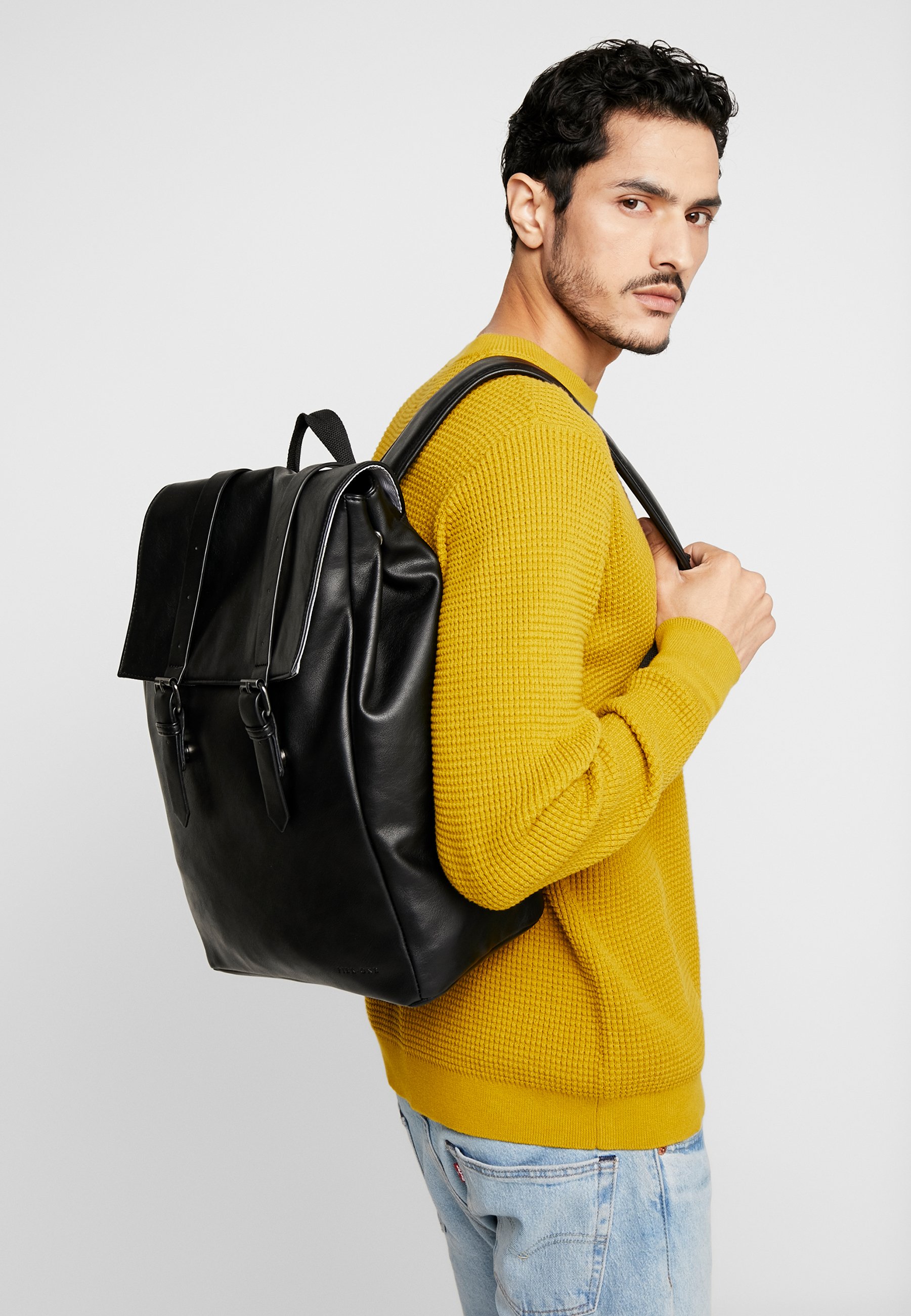 pier one unisex backpack