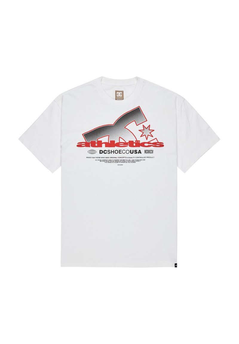 Biela bavlnená tričko s veľkým grafickým dizajnom v čiernej a červenej farbe, obsahujúci text a akcent v tvare hviezdy. Štýl s okrúhlym výstrihom, krátke rukávy.