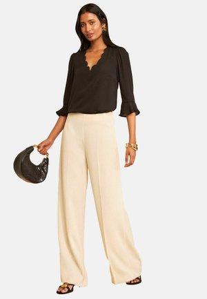 Love & Roses, REGULAR FIT - SCALLOP V-NECK FLUTE SLEEVE BLOUSE - Blúzka - black