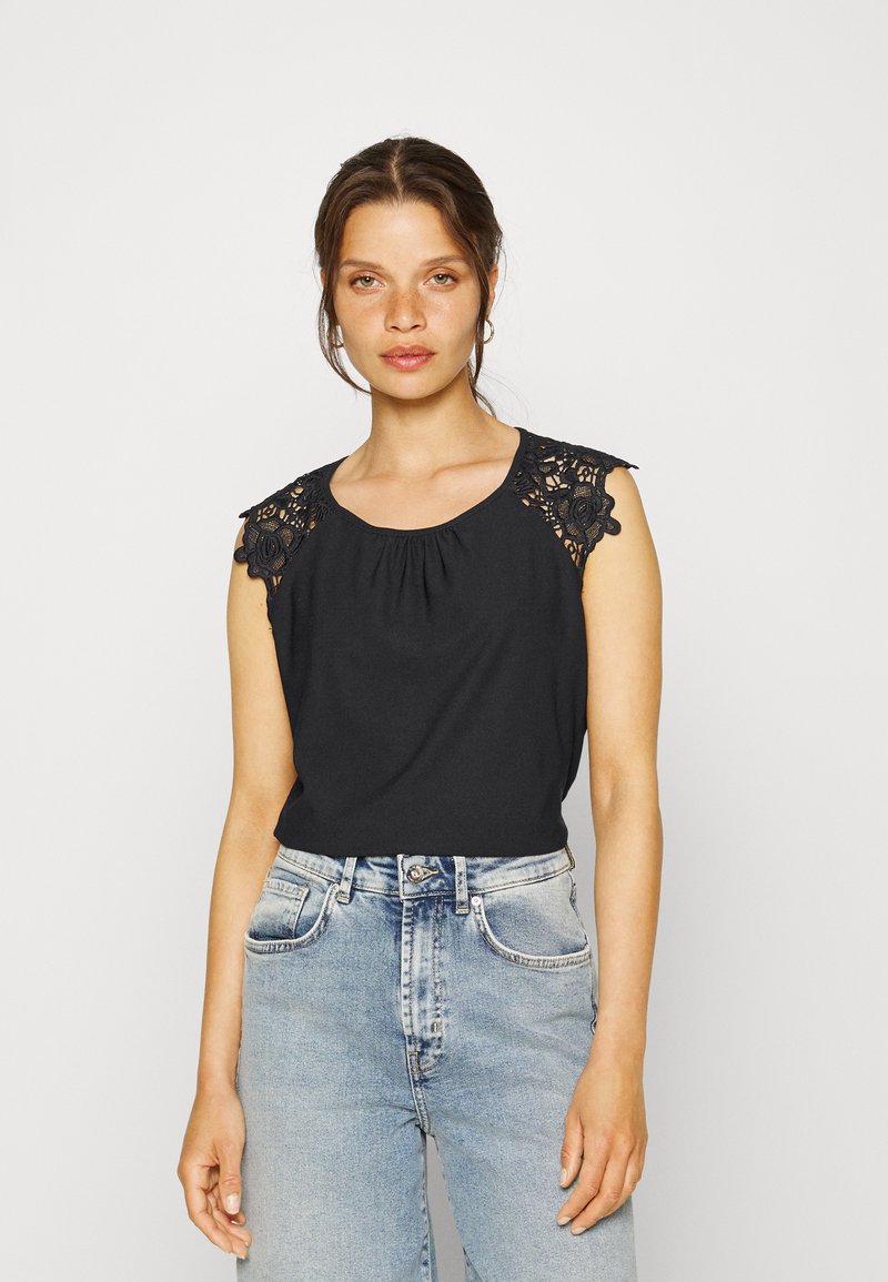 Damen T-Shirts | ONLY Petite ONLSILJA LIFE NEW MIX T-Shirt print black/schwarz - UC34851 Damen T-Shirts | ONLY Petite ONLSILJA LIFE NEW MIX T-Shirt print black/schwarz - UC34851