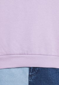 Trendyol Felpa - lilac