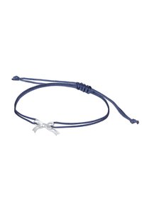 Blå justerbar snoddarmband med ett silverfärgat snobb dekoration, slät textur och enkel design med knutna ändar för säker passform.