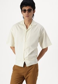 Thumbnail Image 5
