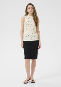Kaffe KAKATRINE PRINTED - Débardeur - cloud cream w. black dots