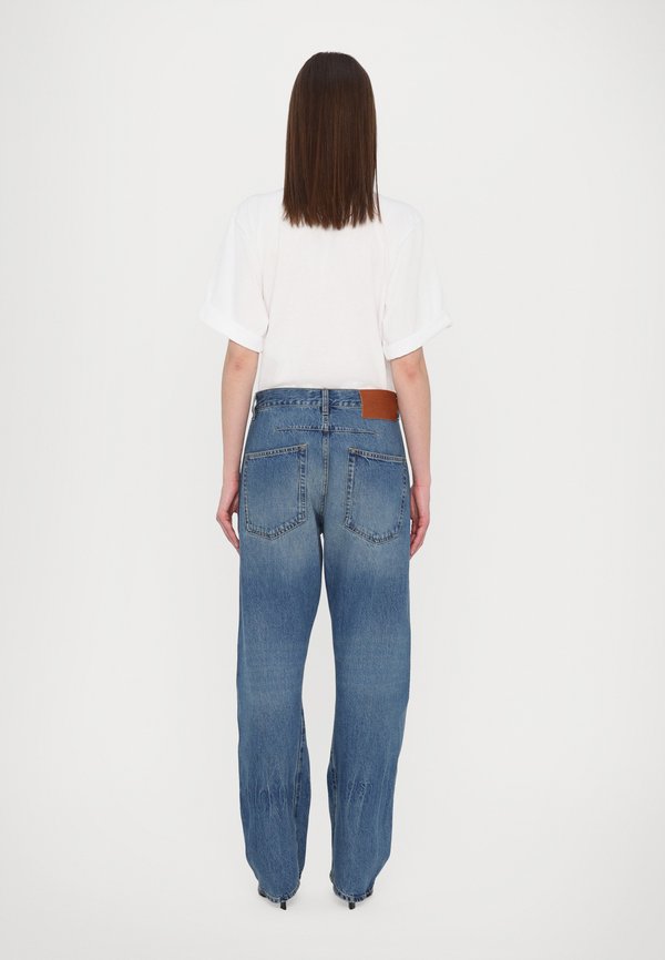 TWISTED LOW RISE SLOUCH - Relaxed fit jeans3