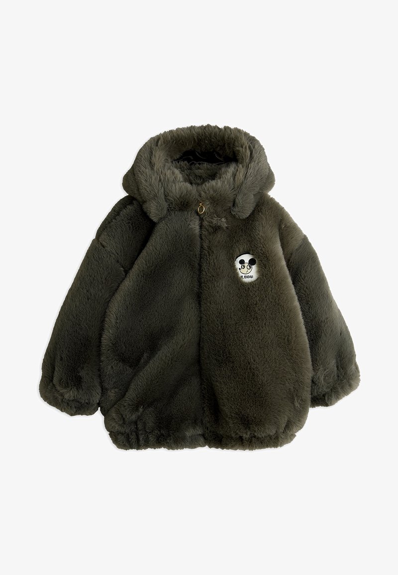 Kurtka z futra syntetycznego w ciemnooliwkowym kolorze, z kapturem, w oversize'owym kroju oraz czarno-białą grafiką pandy z przodu.