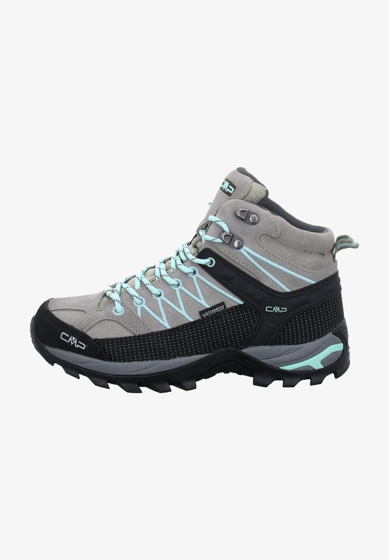 Bota de senderismo impermeable en gris y negro con detalles en azul claro, que presenta una parte superior texturizada, puntera reforzada y una suela resistente para mayor tracción.
