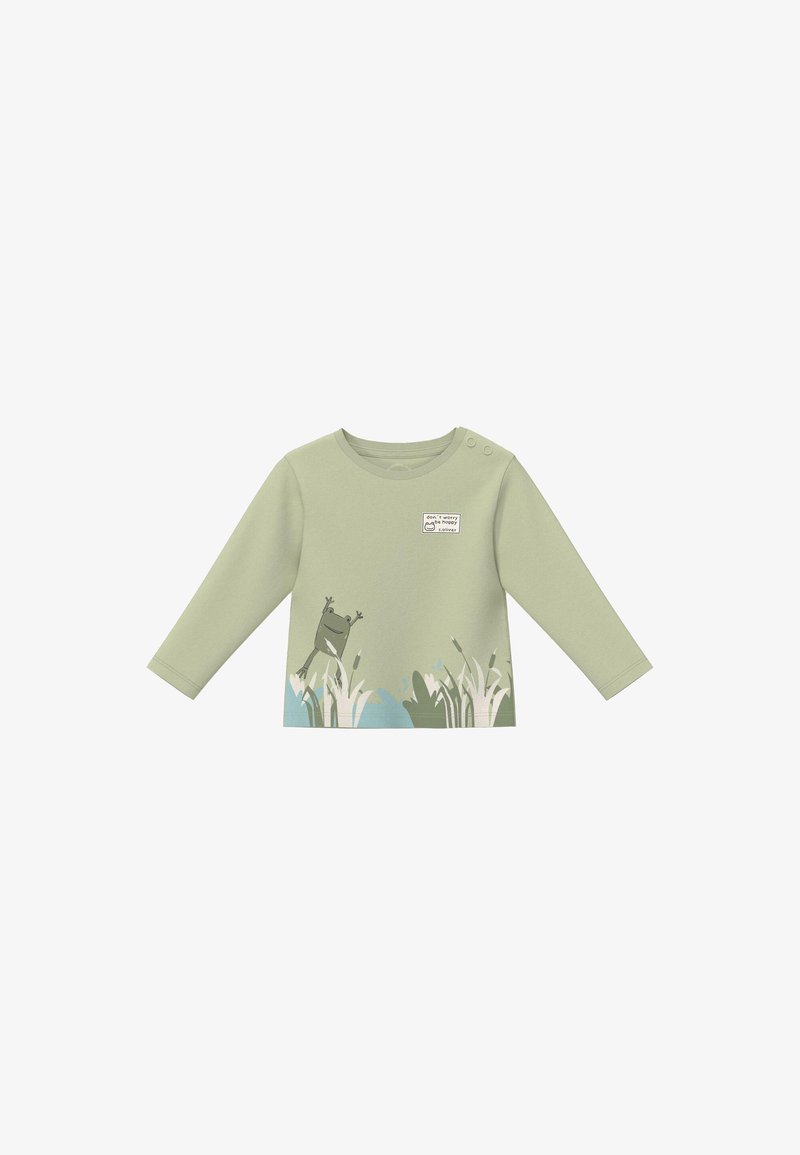 Chemise à manches longues vert clair pour tout-petit avec un motif de grenouille et d'herbe, et un patch "ne t'inquiète pas, sois heureux" sur la poitrine.
